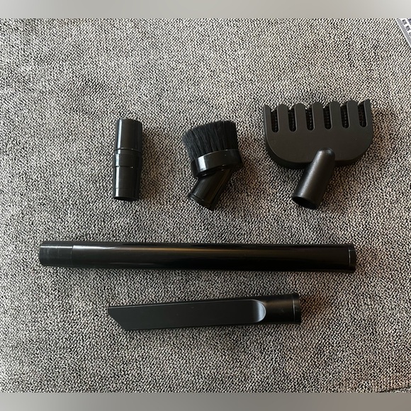 Unbranded generic universal vacuum attachments - Picture 1 of 4